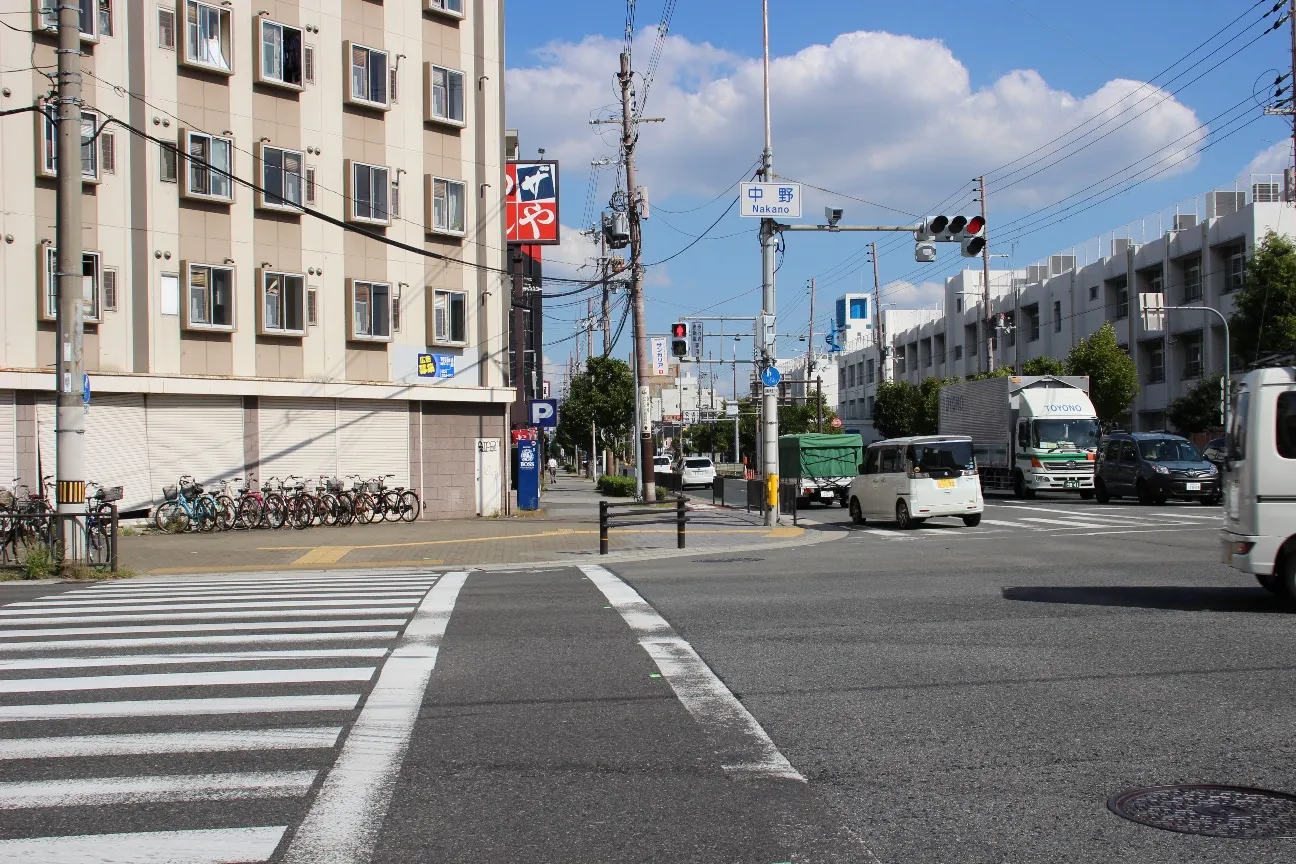 中野交差点を南へ